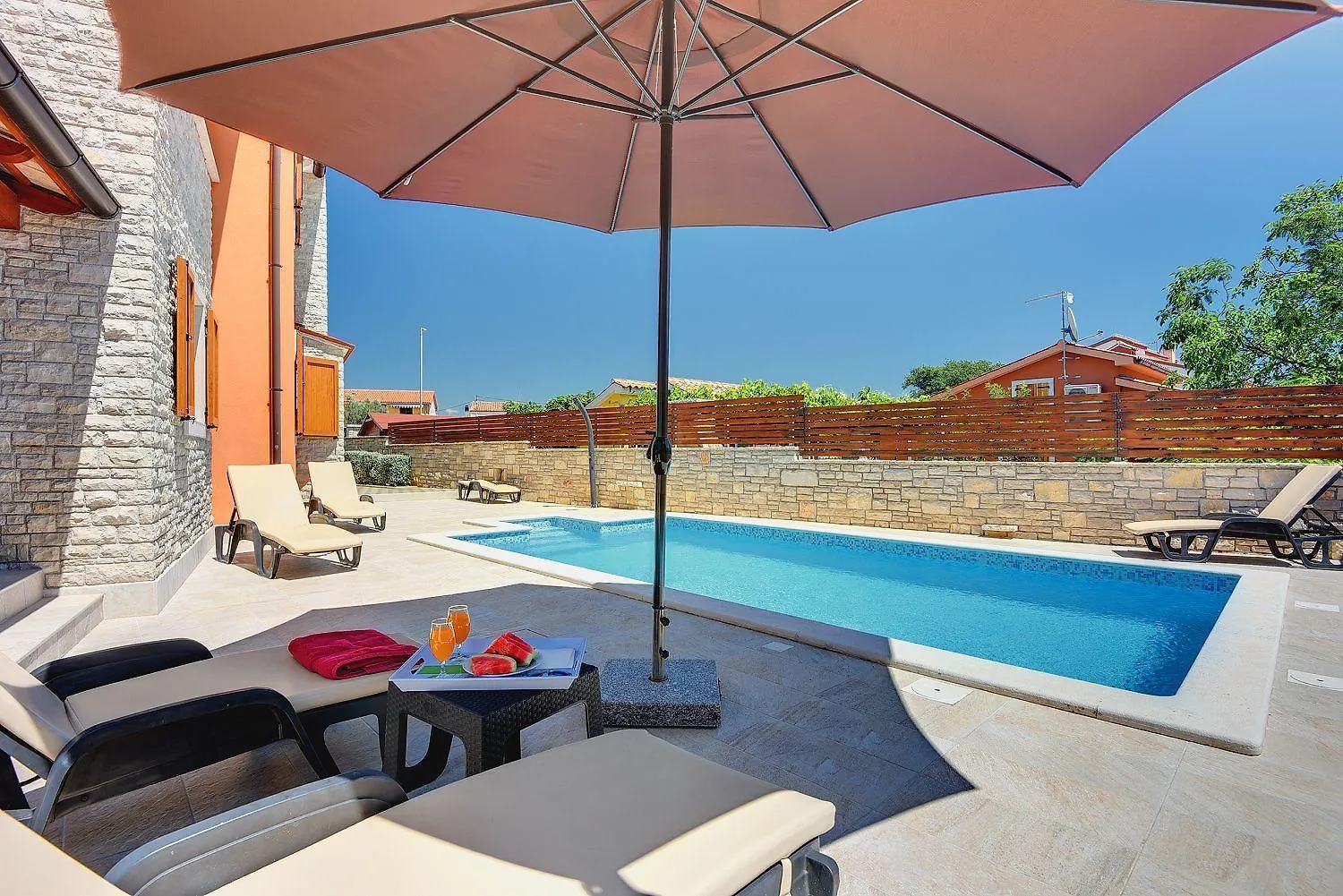 Villa Nur 800 Meter Zum Strand Mit Meerblick, Privatem Pool, Bbq Und Spielplatz Fazana 0*,  Croatia