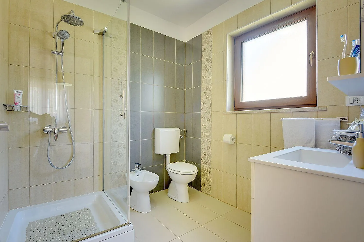 Holiday home Villa Nur 800 Meter Zum Strand Mit Meerblick, Privatem Pool, Bbq Und Spielplatz Fazana