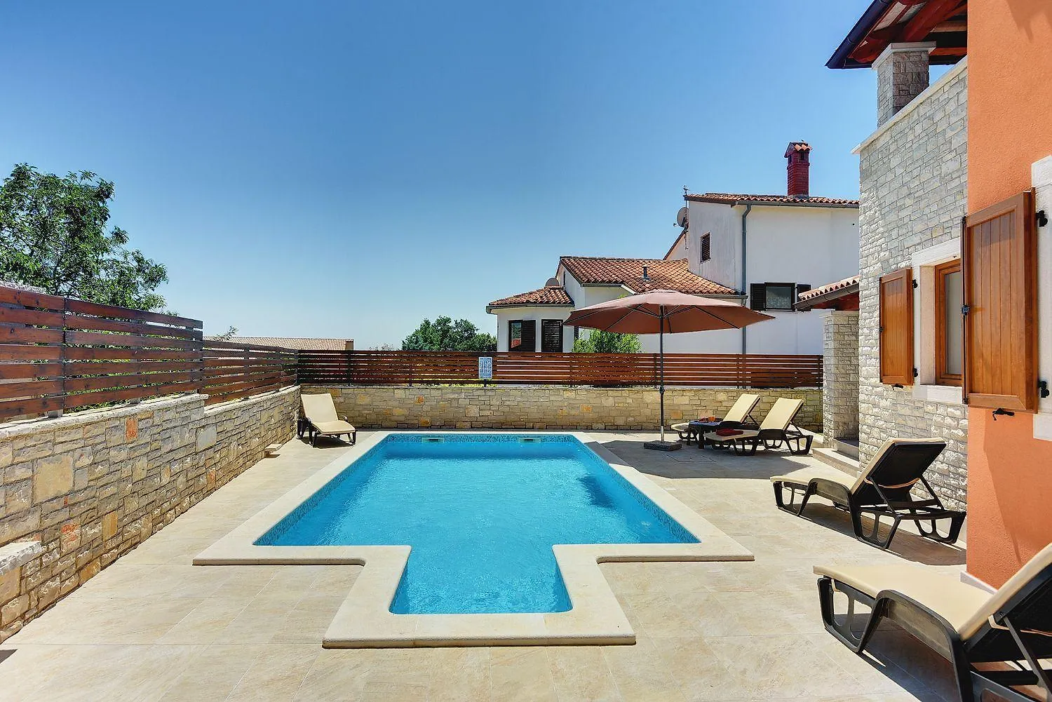 Holiday home Villa Nur 800 Meter Zum Strand Mit Meerblick, Privatem Pool, Bbq Und Spielplatz Fazana Croatia
