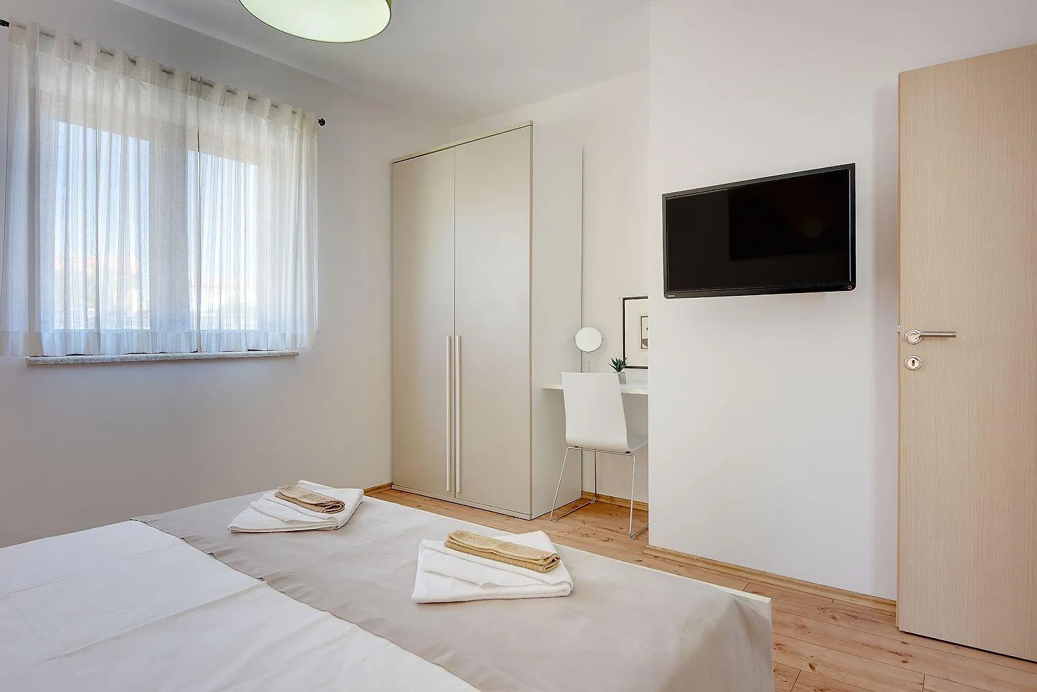 Semesterbostad Villa Nur 800 Meter Zum Strand Mit Meerblick, Privatem Pool, Bbq Und Spielplatz Fažana Kroatien
